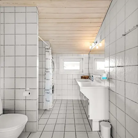 Jaana - 10m From The Sea By Interhome *