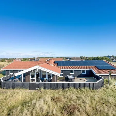 Jaana - 10m From The Sea By Interhome Blavand
